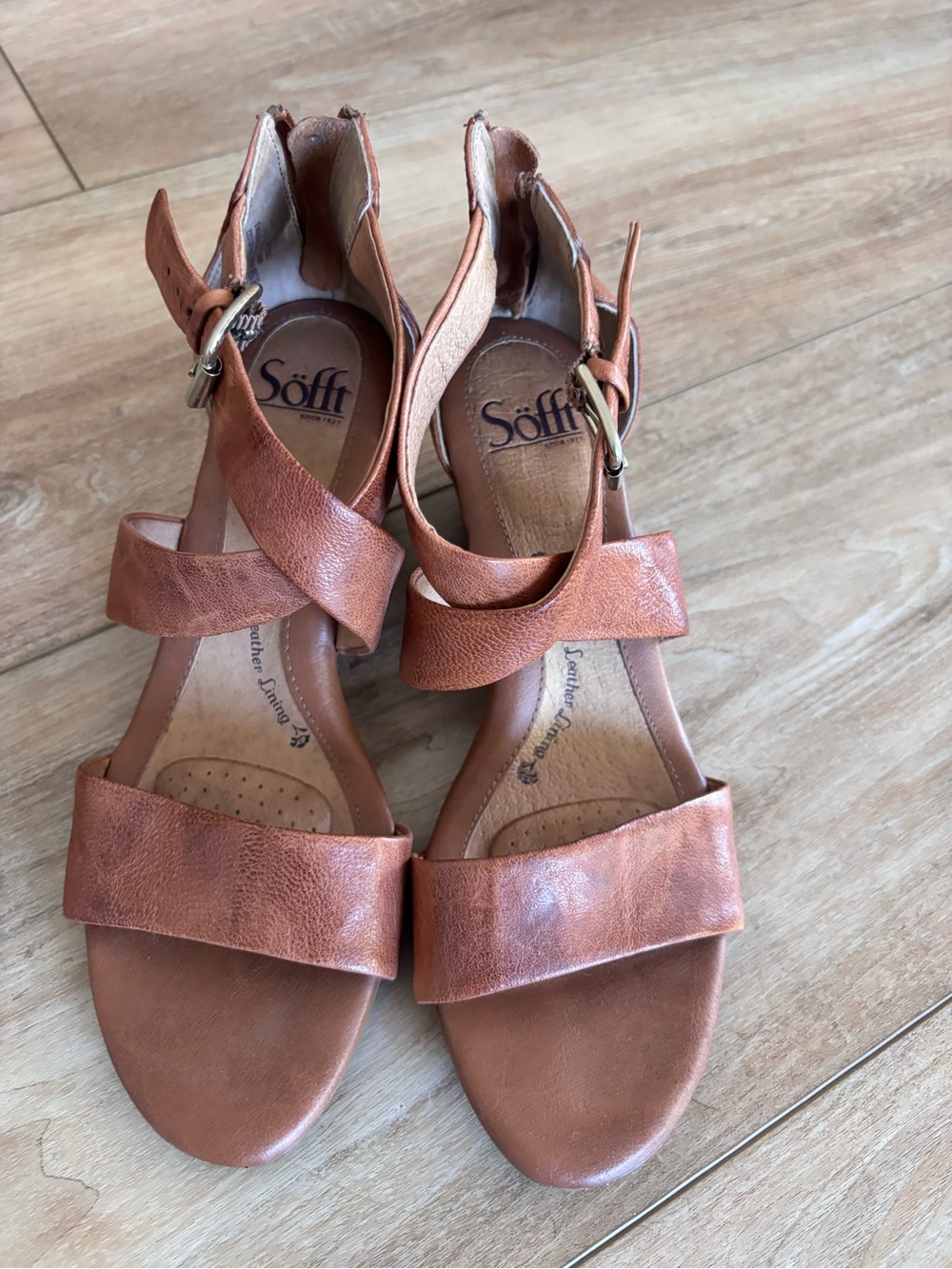 Söfft Copper-Tone Leather Strappy Sandals